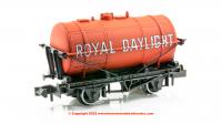 NR-P163 Peco Petrol Tank Wagon Royal Daylight